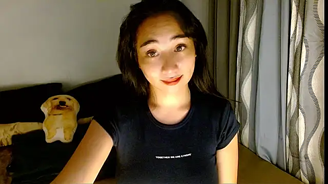 Snapshot of SweetLilly_18 chatting on 03.27.26 SweetLilly 18 online show from 03.27.26