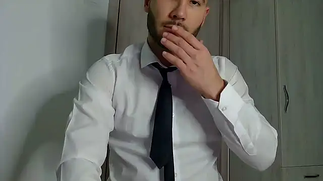 Snapshot of Justynn1 chatting on 02.17.25 Justynn1 online show from 02.17.25