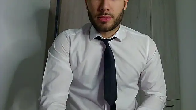 Snapshot of Justynn1 chatting on 02.18.25 Justynn1 online show from 02.18.25