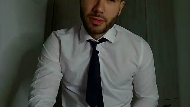 Snapshot of Justynn1 chatting on 12.13.25 Justynn1 online show from 12.13.25