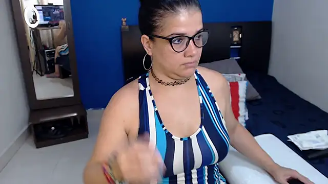 GlendaStarx online show from 04.30.26