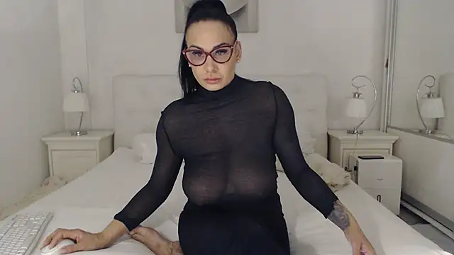 Snapshot of alisonya1 chatting on 02.21.25 alisonya1 online show from 02.21.25