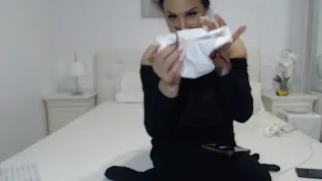 Snapshot of alisonya1 chatting on 11.12.25 alisonya1 online show from 11.12.25