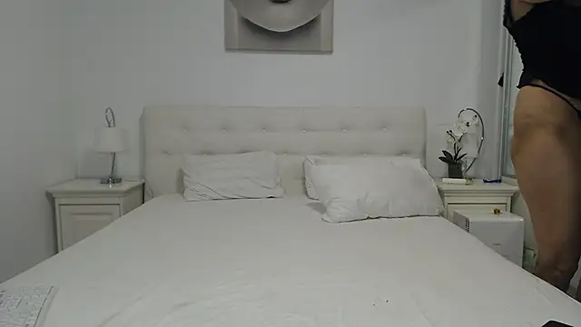 Snapshot of alisonya1 chatting on 11.22.25 alisonya1 online show from 11.22.25