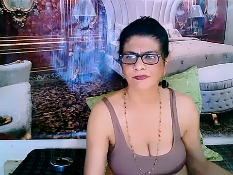 IndianAllure online show from 01.31.25