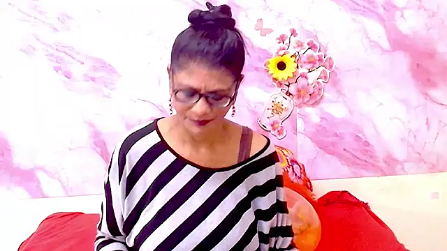 IndianAllure online show from 02.17.26