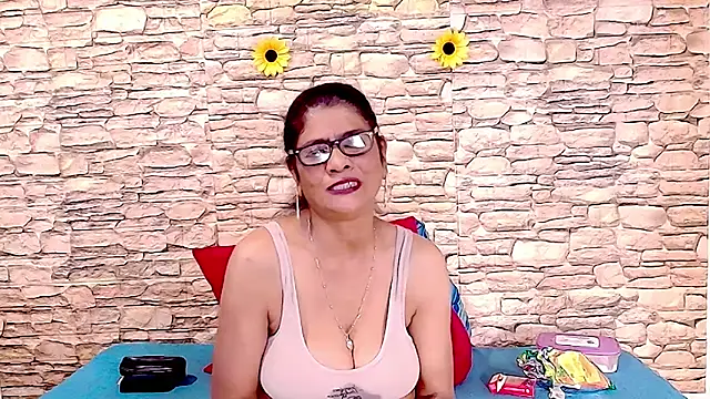 IndianAllure online show from 05.16.26