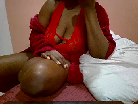 Snapshot of sexymiel chatting on 02.19.25 sexymiel online show from 02.19.25