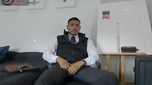 Snapshot of WillSandler chatting on 12.19.25 WillSandler online show from 12.19.25