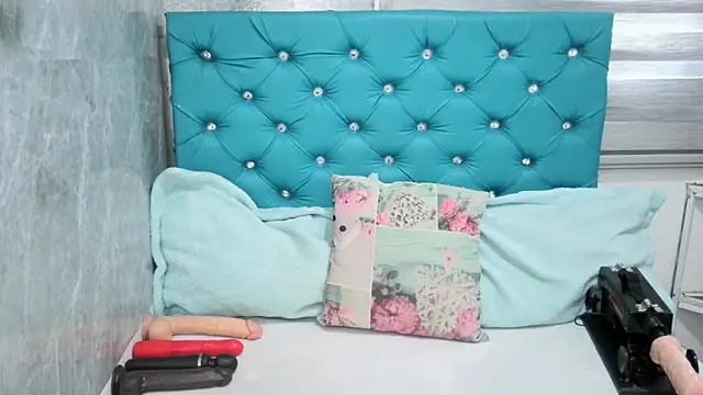 MAARYMOON online show from 01.21.25