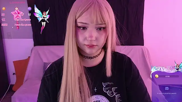 KuroChan420 online show from 12.10.24