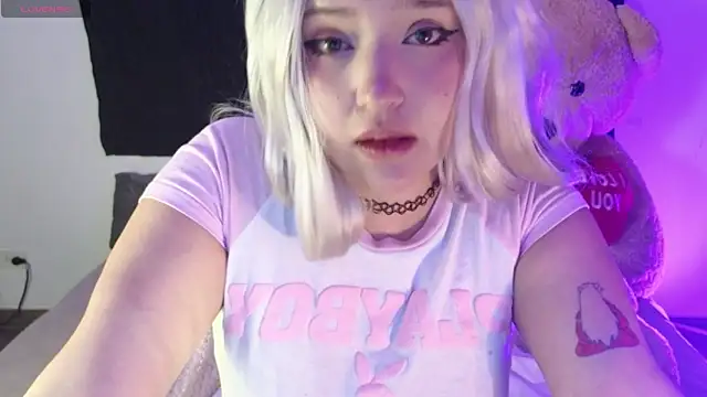 KuroChan420 online show from 01.31.25