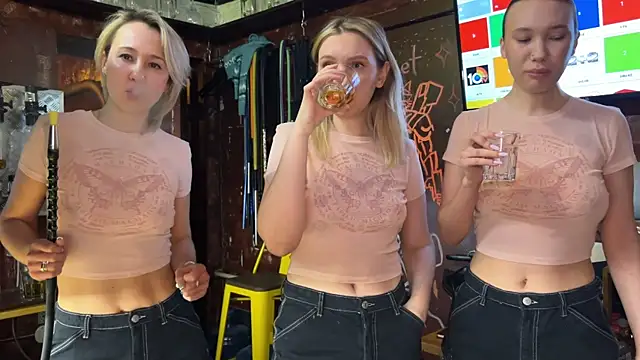 Snapshot of dirtypub chatting on 02.22.25 dirtypub online show from 02.22.25