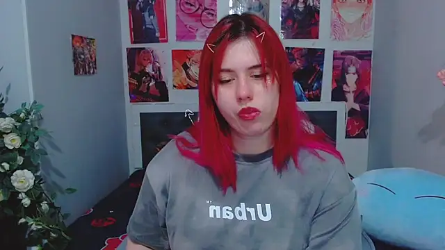MikaMoonn online show from 12.22.24
