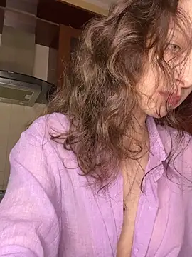 Snapshot of MissAnuta chatting on 05.17.26 MissAnuta online show from 05.17.26