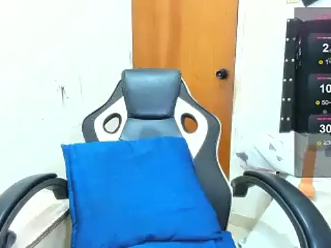 Snapshot of ebonnylatinx chatting on 02.08.25 ebonnylatinx online show from 02.08.25