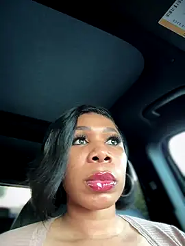 Snapshot of Belle___ chatting on 11.14.25 Belle online show from 11.14.25