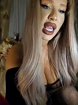 Snapshot of AlmaGraceX chatting on 12.06.24 AlmaGraceX online show from 12.06.24