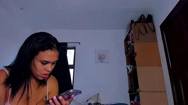 AlondraDiossa03 online show from 10.29.25