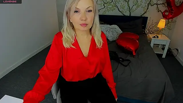 Abby Moore  online show from 02.17.25