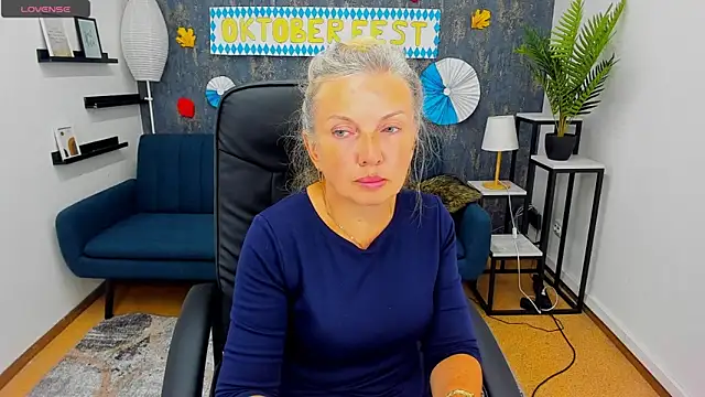 Abby Moore  online show from 09.10.25