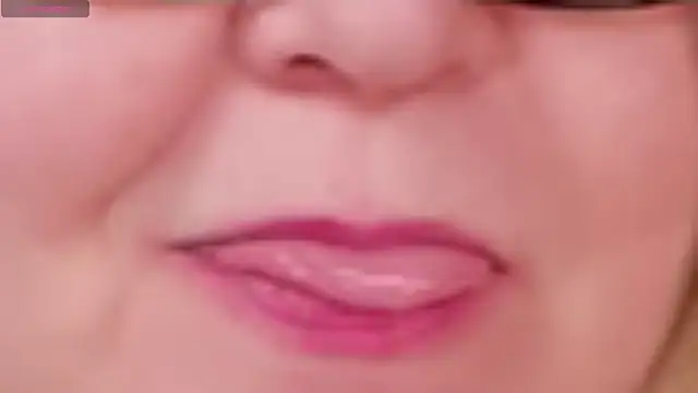 Snapshot of Shannonshine chatting on 02.07.25 Shannonshine online show from 02.07.25