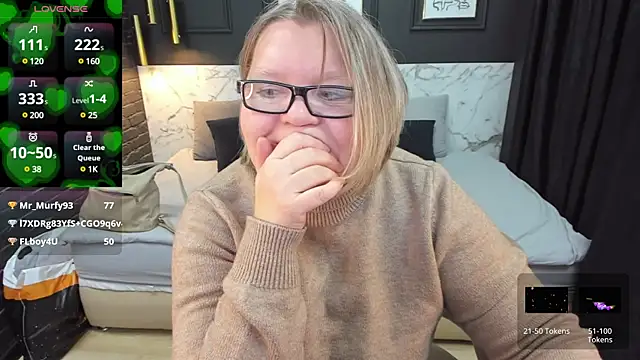 Snapshot of Shannonshine chatting on 02.23.25 Shannonshine online show from 02.23.25