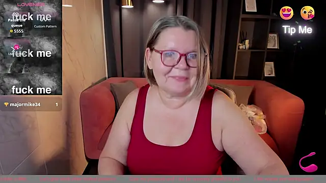 Snapshot of Shannonshine chatting on 09.29.25 Shannonshine online show from 09.29.25