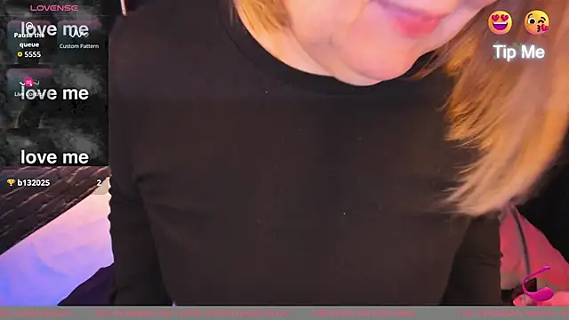 Snapshot of Shannonshine chatting on 11.20.25 Shannonshine online show from 11.20.25