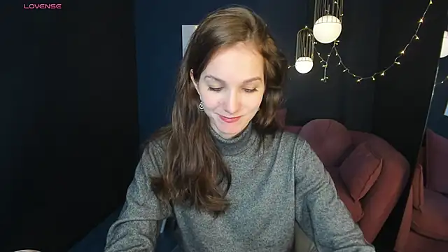 Snapshot of MirandaGlow chatting on 02.12.25 MirandaGlow online show from 02.12.25