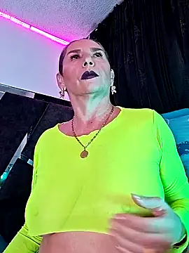 Snapshot of Lossexycacha chatting on 11.17.25 Lossexycacha online show from 11.17.25