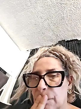 Snapshot of Lossexycacha chatting on 11.29.25 Lossexycacha online show from 11.29.25