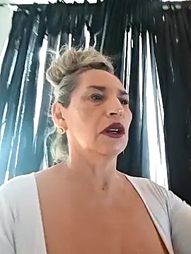 Snapshot of Lossexycacha chatting on 11.30.25 Lossexycacha online show from 11.30.25