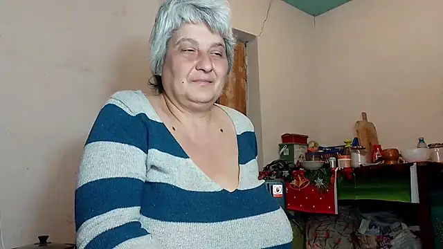 Snapshot of ExquisiteMature chatting on 02.05.25 ExquisiteMature online show from 02.05.25