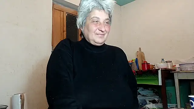 Snapshot of ExquisiteMature chatting on 02.06.25 ExquisiteMature online show from 02.06.25