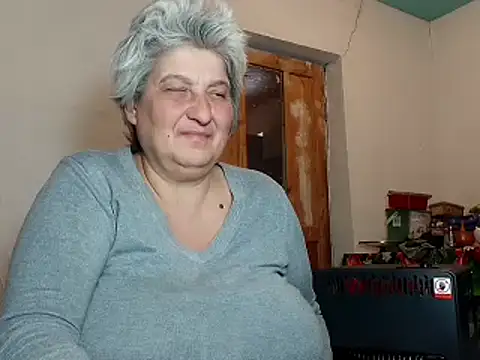 Snapshot of ExquisiteMature chatting on 02.18.25 ExquisiteMature online show from 02.18.25