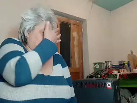 Snapshot of ExquisiteMature chatting on 02.21.25 ExquisiteMature online show from 02.21.25