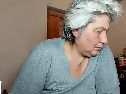 Snapshot of ExquisiteMature chatting on 03.05.25 ExquisiteMature online show from 03.05.25