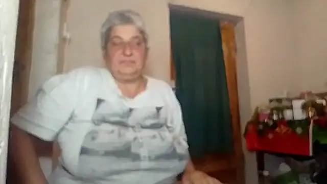 Snapshot of ExquisiteMature chatting on 10.13.25 ExquisiteMature online show from 10.13.25