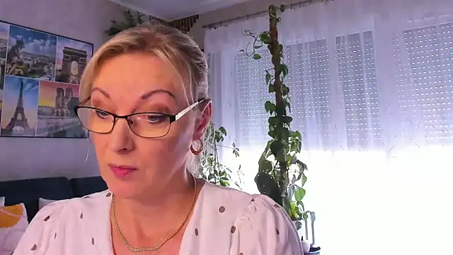 vanessa chat online show from 09.29.25