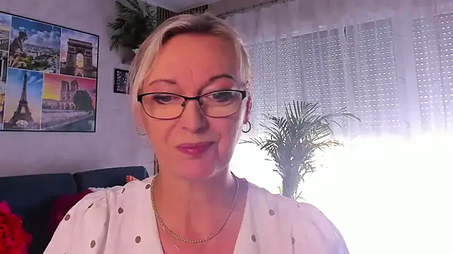Snapshot of vanessa_chat chatting on 06.18.26 vanessa chat online show from 06.18.26