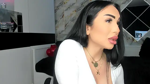 Snapshot of mistress_meryem chatting on 02.22.25 mistress meryem online show from 02.22.25