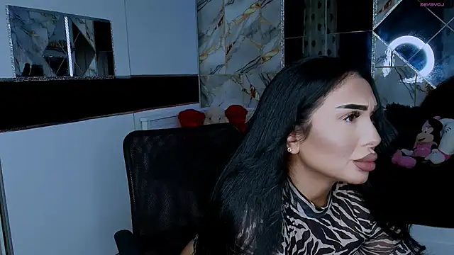 Snapshot of mistress_meryem chatting on 10.26.25 mistress meryem online show from 10.26.25