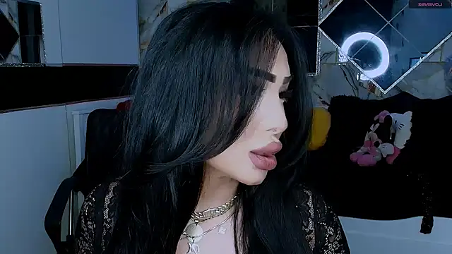 Snapshot of mistress_meryem chatting on 11.17.25 mistress meryem online show from 11.17.25