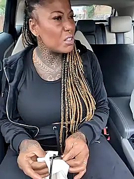 Snapshot of DarkDea chatting on 11.02.25 DarkDea online show from 11.02.25