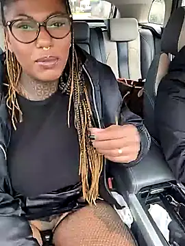 Snapshot of DarkDea chatting on 11.10.25 DarkDea online show from 11.10.25