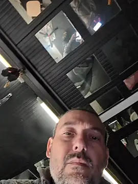 Snapshot of DarkDea chatting on 11.24.25 DarkDea online show from 11.24.25