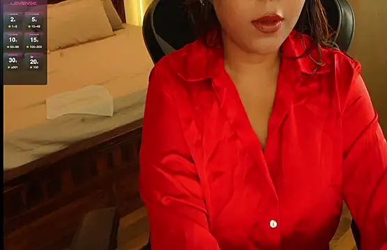 Snapshot of sneha_hussy chatting on 10.14.25 sneha hussy online show from 10.14.25