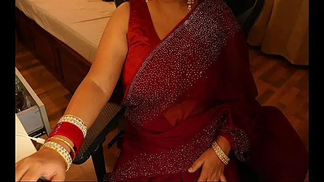 sneha hussy online show from 04.25.26