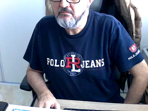 Snapshot of steb06 chatting on 12.18.25 steb06 online show from 12.18.25